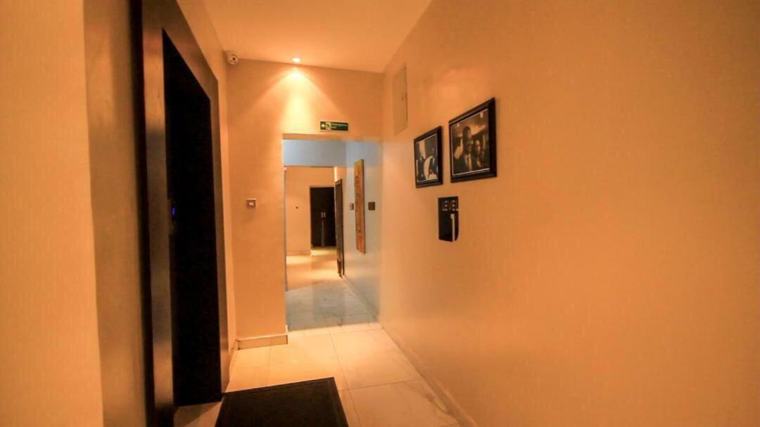 Glee Hotel Aliayabiagba Exterior foto